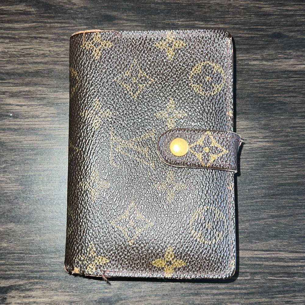Louise Vuitton wallet